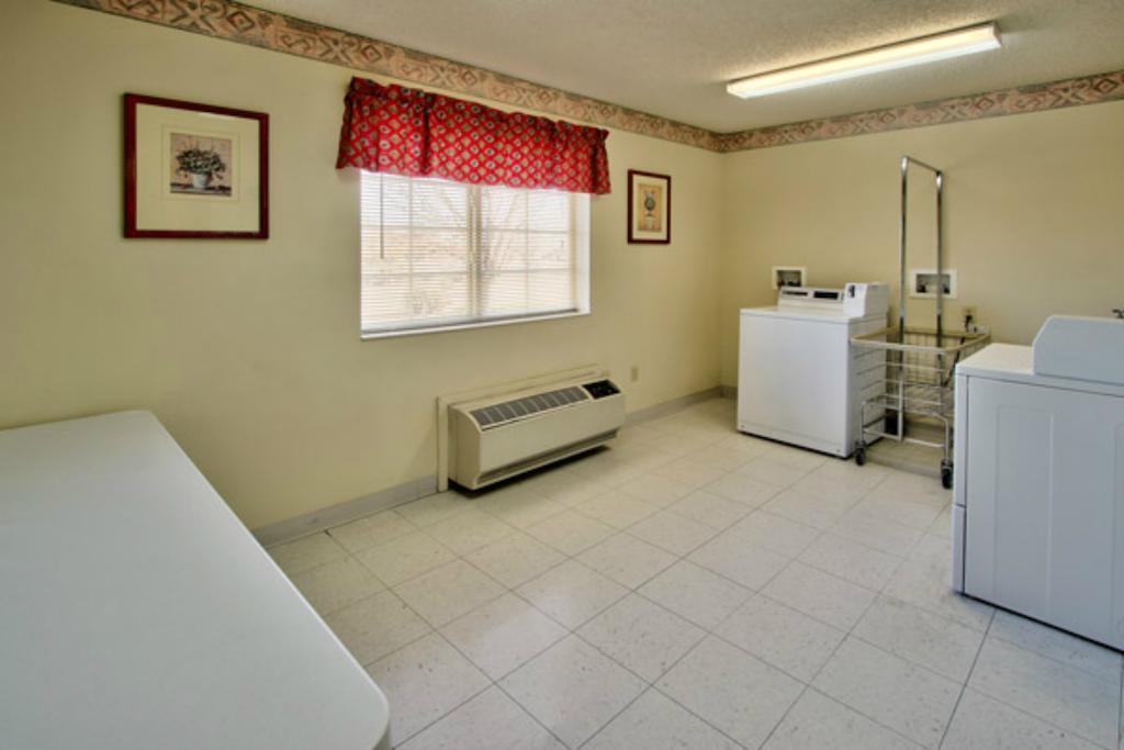Western Skies Inn & Suites Los Lunas Esterno foto