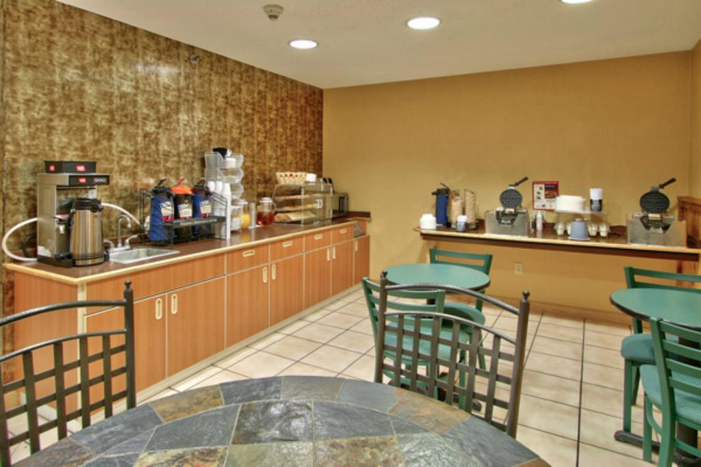 Western Skies Inn & Suites Los Lunas Esterno foto